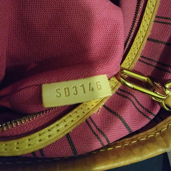Authentic Louis Vuitton Delightful MM - Picture 16 of 16